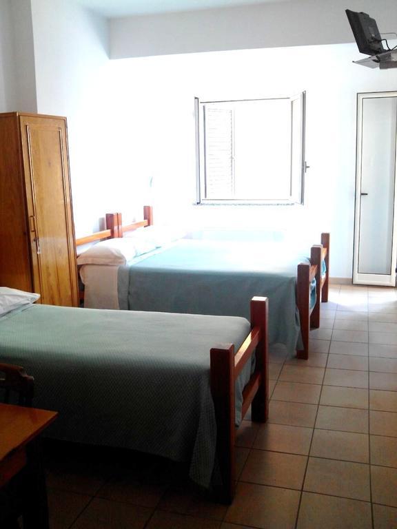 Hotel Celestina Вилапиана Стая снимка